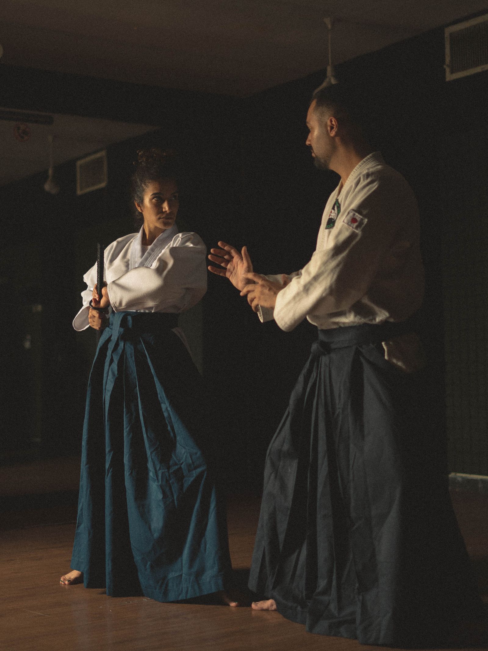 Travail au tanto, couteau en bois, à deux, pratiquants en hakama